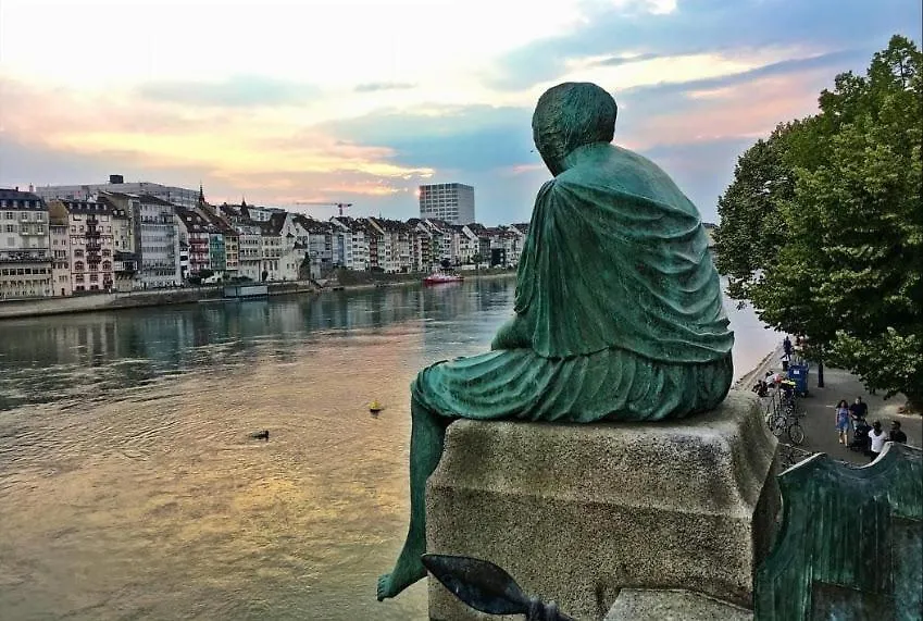 Rheinstream Guesthouse Basel